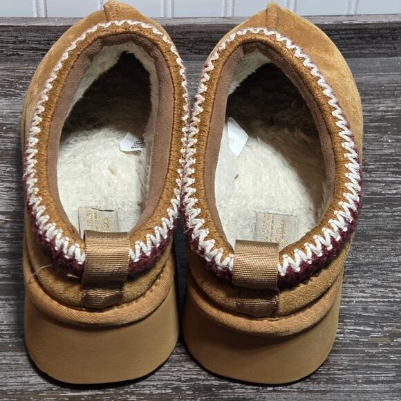 Altar'd State Cloud Women's Tan Slip On Plush Platform Slipper Size 9 - Picture 4 of 7